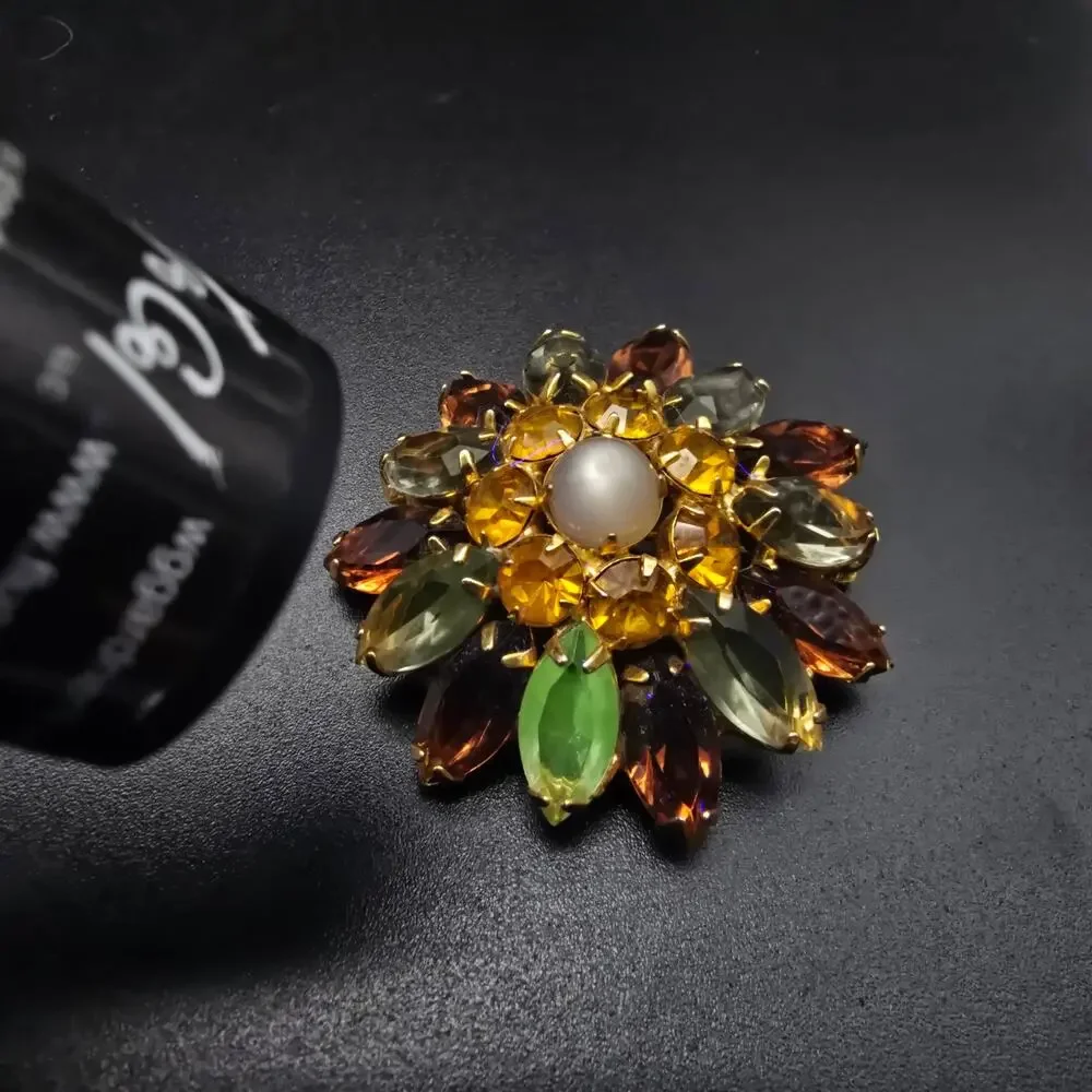 Faux Topaz Champagne Rhinestone Flower Brooch Vintage Glam